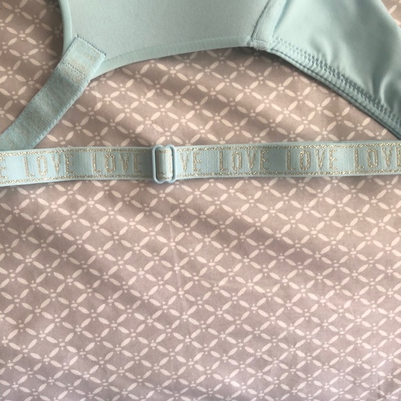 Victoria’s Secret Lightly Padded Conversion Bra - Picture 4 of 6